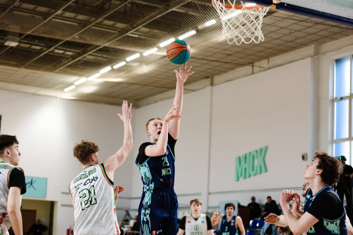 «МИНСК-М» переигрывает УНИКС-2 в стартовом матче серии088